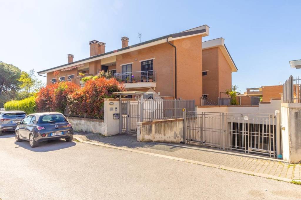 appartamento in vendita a Marino in zona Santa Maria delle Mole