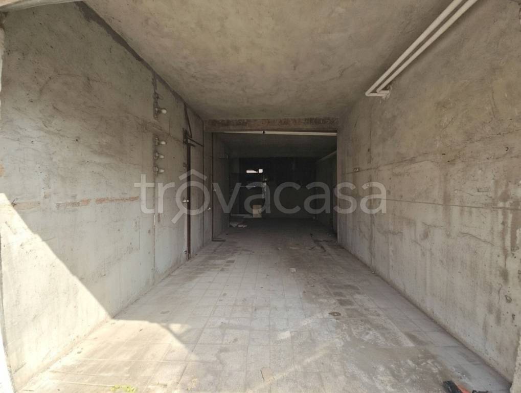 locale di sgombero in vendita a Marino in zona Poggio delle Mole