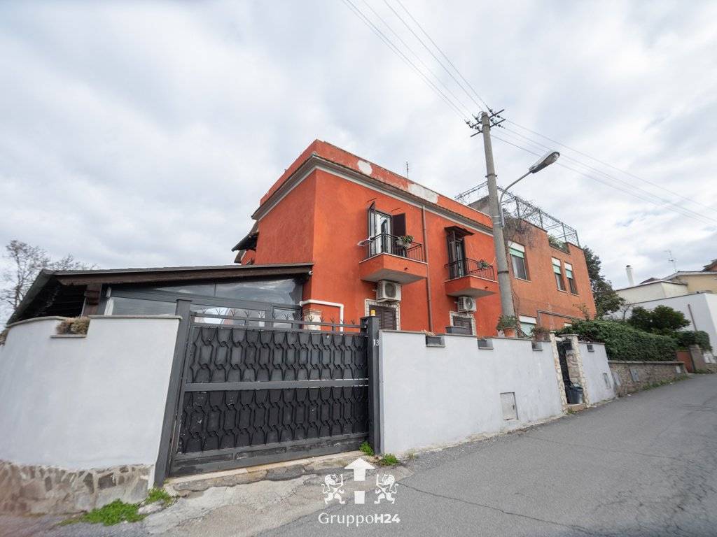 appartamento in vendita a Marino in zona Frattocchie