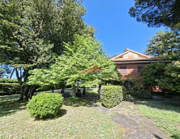 casa indipendente in vendita a Marino