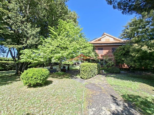 casa indipendente in vendita a Marino in zona Castelluccia