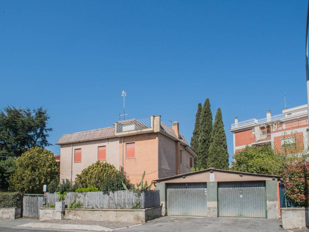 appartamento in vendita a Marino in zona Poggio delle Mole