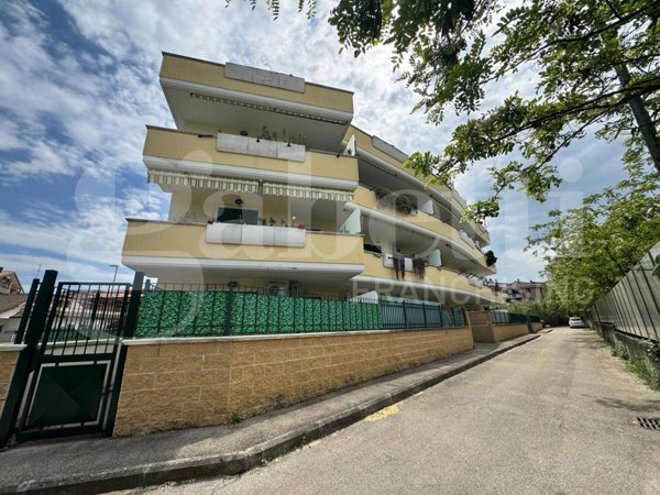 appartamento in vendita a Marino in zona Poggio delle Mole