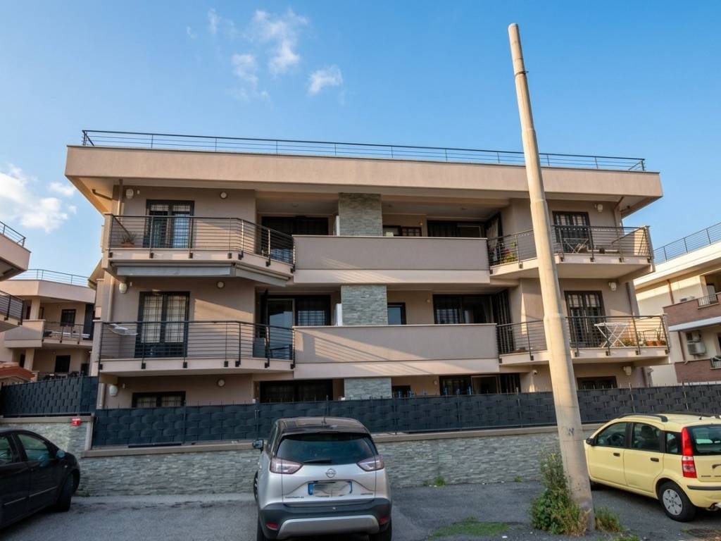 appartamento in vendita a Marino in zona Due Santi