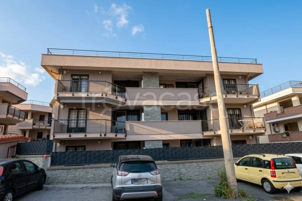 appartamento in vendita a Marino in zona Cava dei Selci