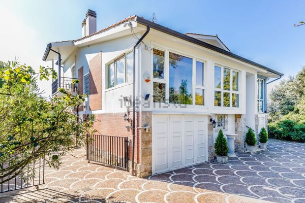 casa indipendente in vendita a Marino