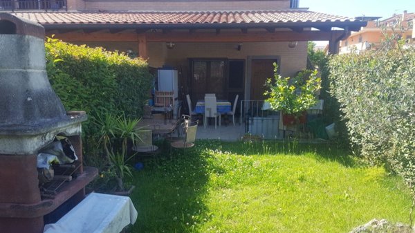 casa indipendente in vendita a Marino in zona Santa Maria delle Mole