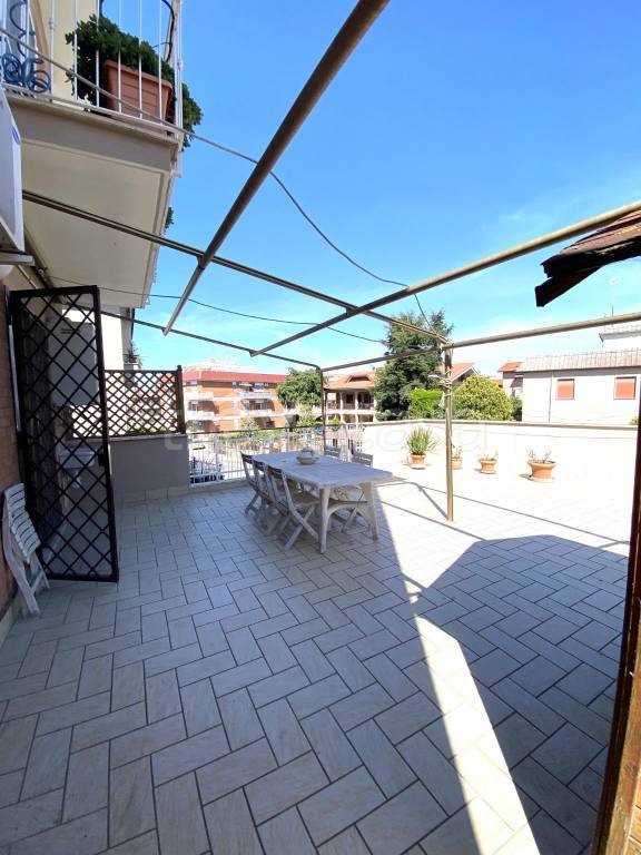 appartamento in vendita a Marino in zona Santa Maria delle Mole