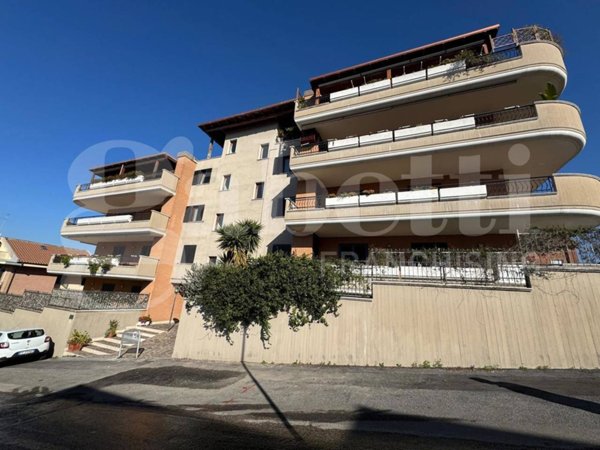 appartamento in vendita a Marino in zona Frattocchie