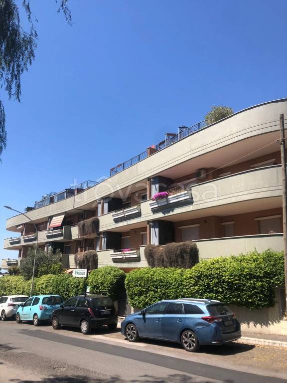 appartamento in vendita a Marino in zona Santa Maria delle Mole