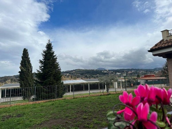 appartamento in vendita a Marino in zona Castelluccia