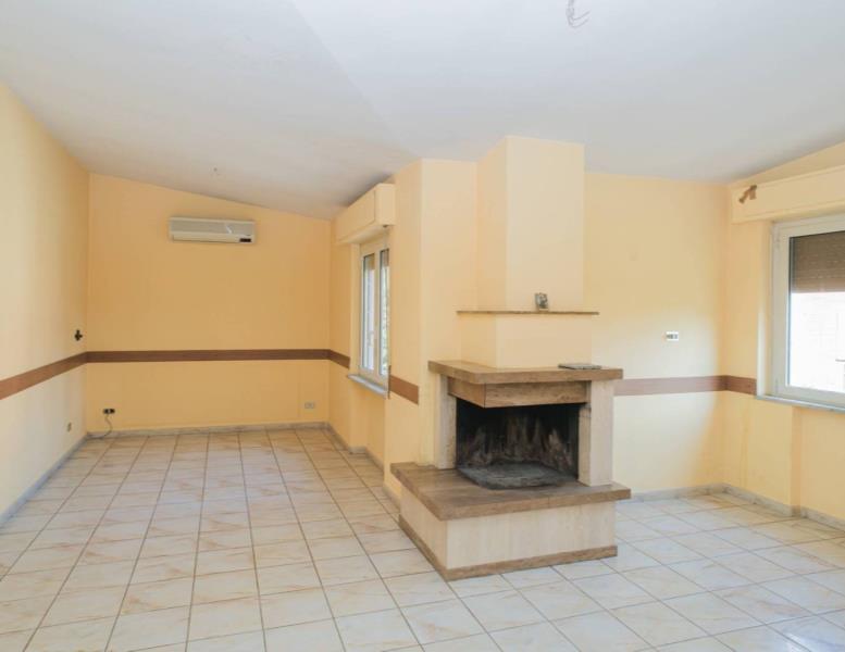 appartamento in vendita a Marino in zona Poggio delle Mole