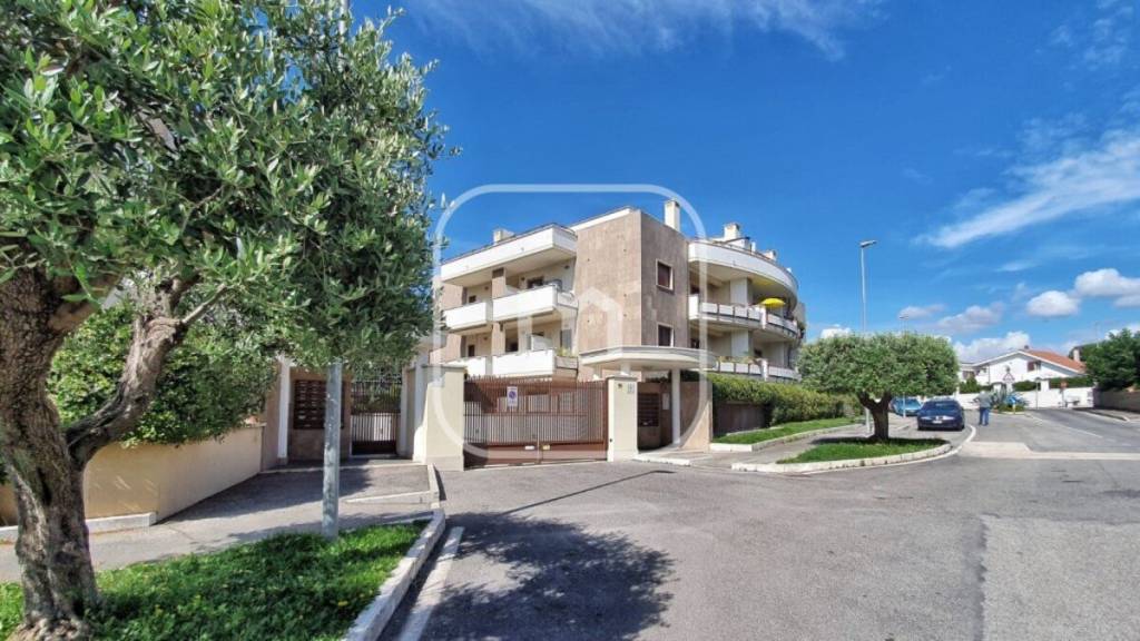appartamento in vendita a Marino in zona Frattocchie