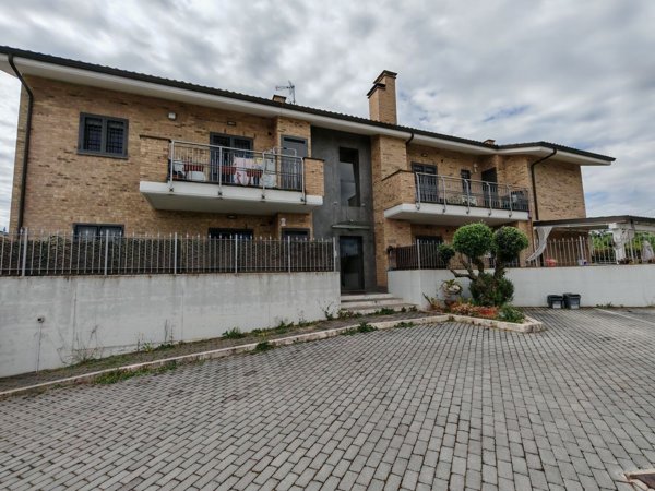 appartamento in vendita a Marino in zona Poggio delle Mole