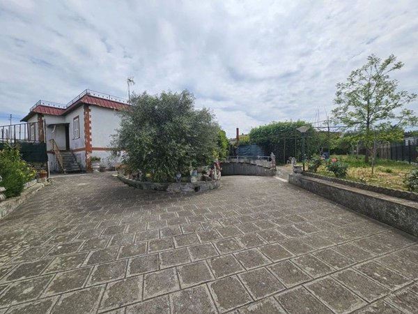 casa indipendente in vendita a Marino