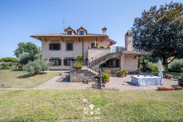 casa indipendente in vendita a Marino