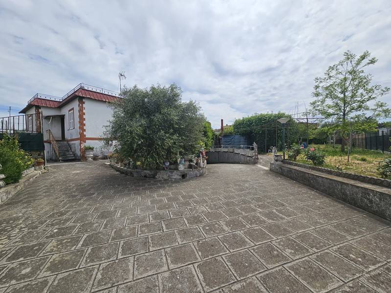 casa indipendente in vendita a Marino in zona Cava dei Selci