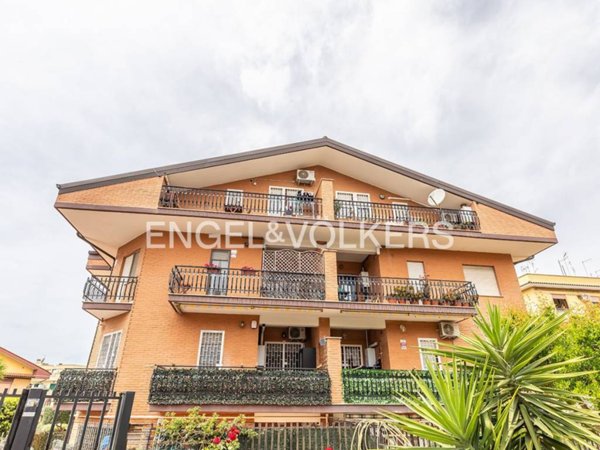 appartamento in vendita a Marino in zona Poggio delle Mole