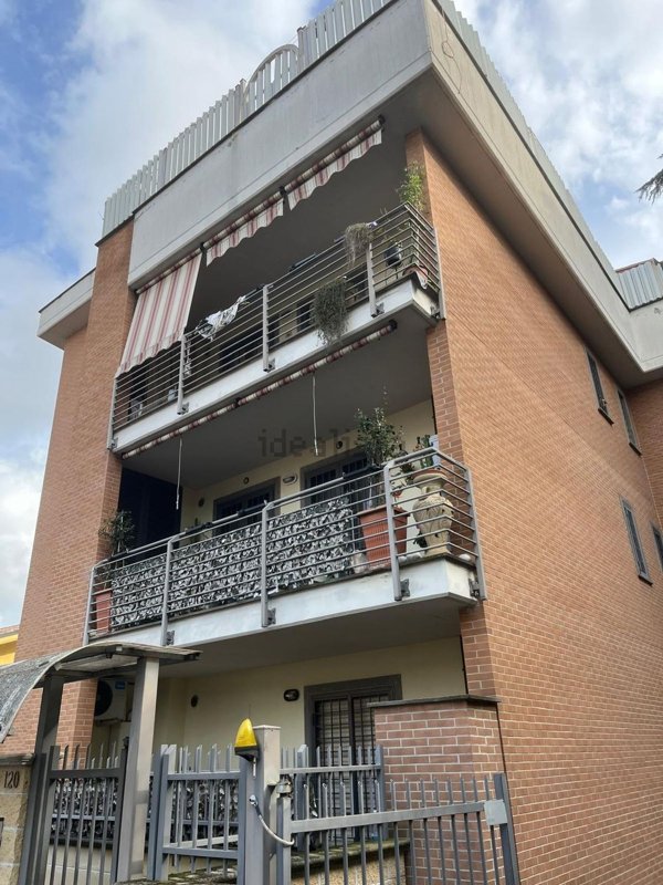 appartamento in vendita a Marino in zona Poggio delle Mole