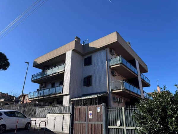 appartamento in vendita a Marino in zona Poggio delle Mole