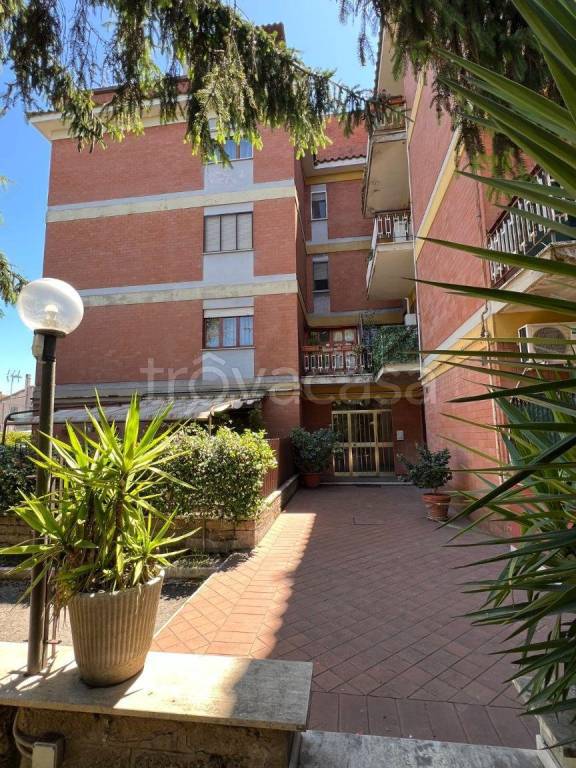 appartamento in vendita a Marino in zona Poggio delle Mole