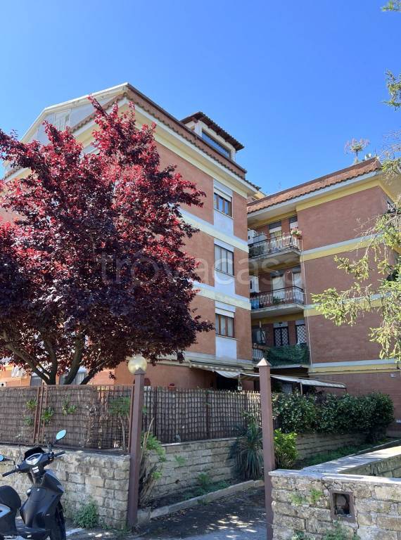 appartamento in vendita a Marino in zona Poggio delle Mole