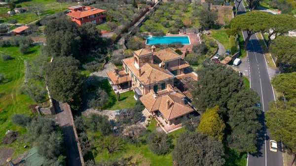 casa indipendente in vendita a Marino
