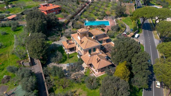casa indipendente in vendita a Marino