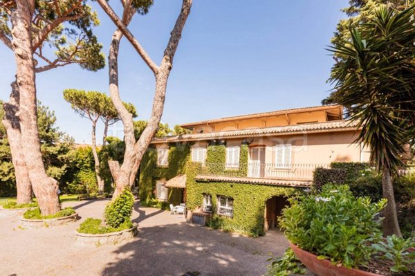 casa indipendente in vendita a Marino
