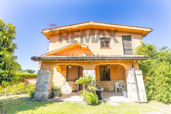 casa indipendente in vendita a Marino