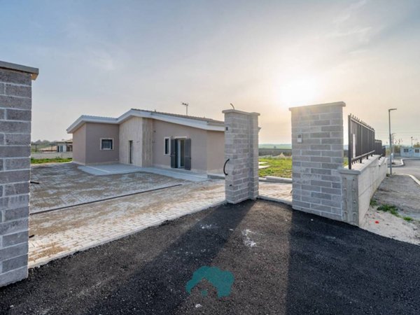 casa indipendente in vendita a Marino in zona Frattocchie
