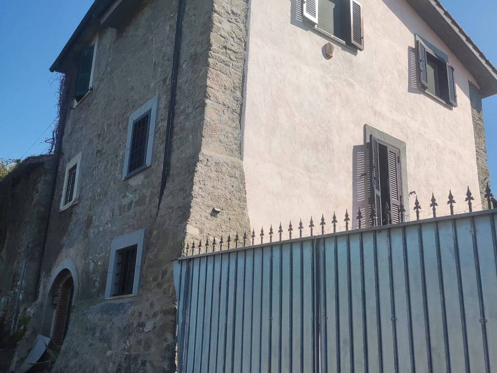 casa indipendente in vendita a Marino in zona Frattocchie