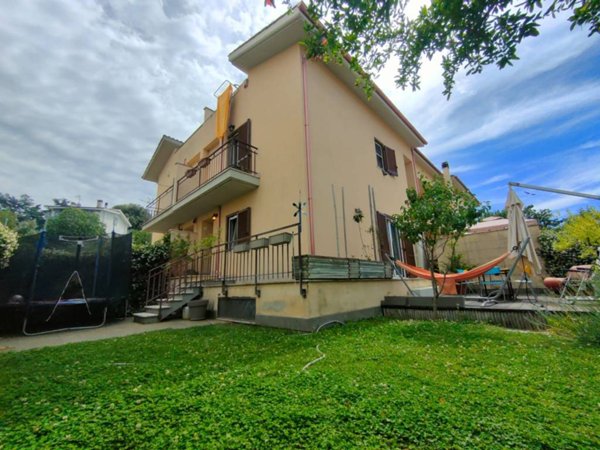 casa indipendente in vendita a Marino