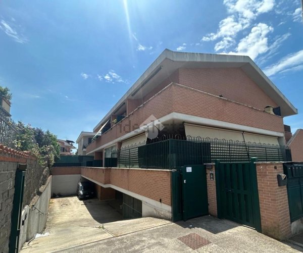 appartamento in vendita a Marino in zona Cava dei Selci