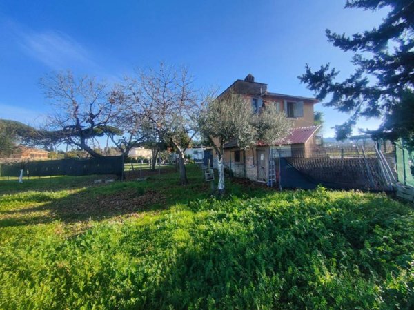 casa indipendente in vendita a Marino in zona Castelluccia