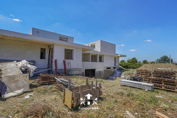casa indipendente in vendita a Marino in zona Due Santi