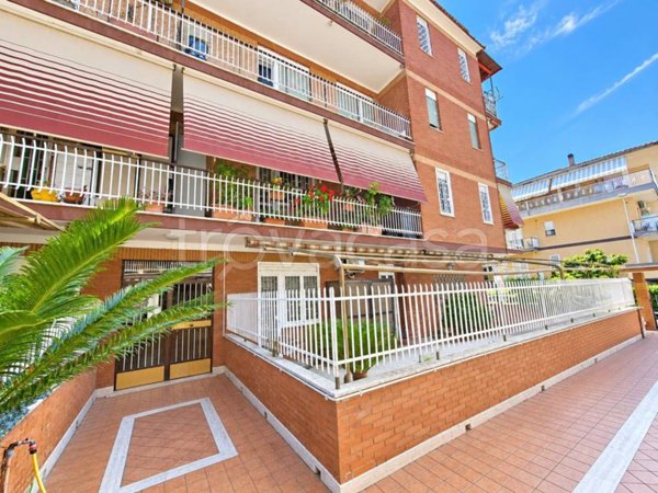 appartamento in vendita a Marino in zona Santa Maria delle Mole