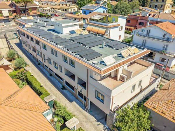 appartamento in vendita a Marino in zona Santa Maria delle Mole