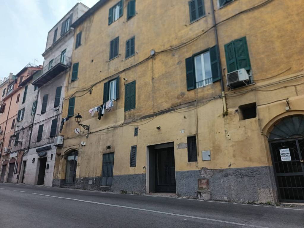 negozio in vendita a Marino