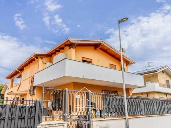 appartamento in vendita a Marino in zona Cava dei Selci