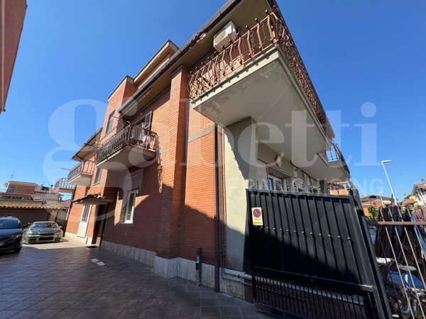 appartamento in vendita a Marino in zona Cava dei Selci