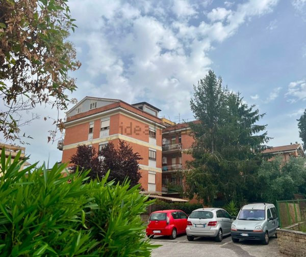 appartamento in vendita a Marino in zona Poggio delle Mole