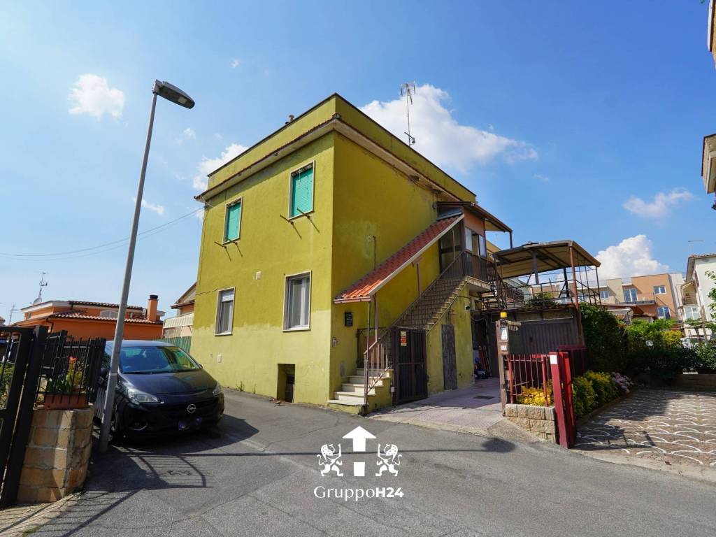 appartamento in vendita a Marino in zona Frattocchie