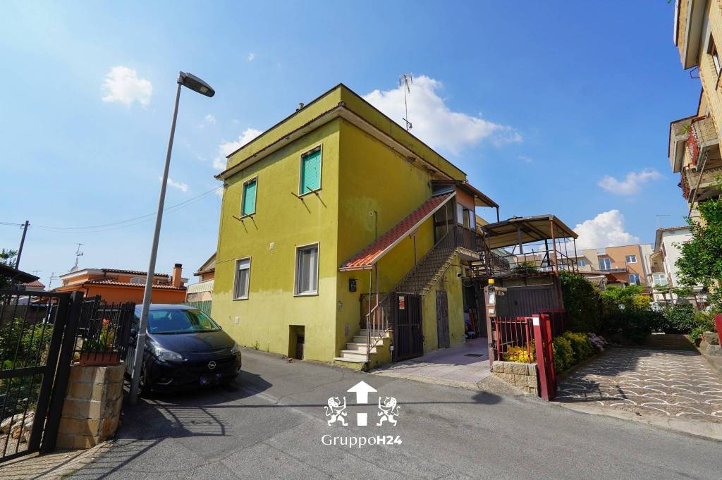 appartamento in vendita a Marino in zona Frattocchie