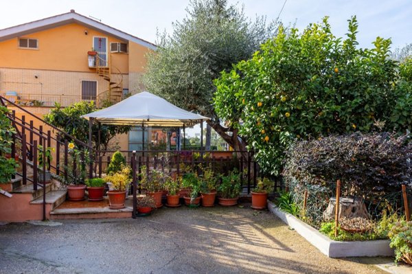 appartamento in vendita a Marino in zona Santa Maria delle Mole