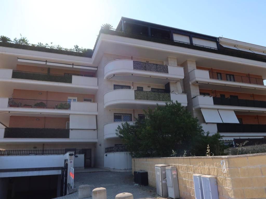 appartamento in vendita a Marino in zona Frattocchie