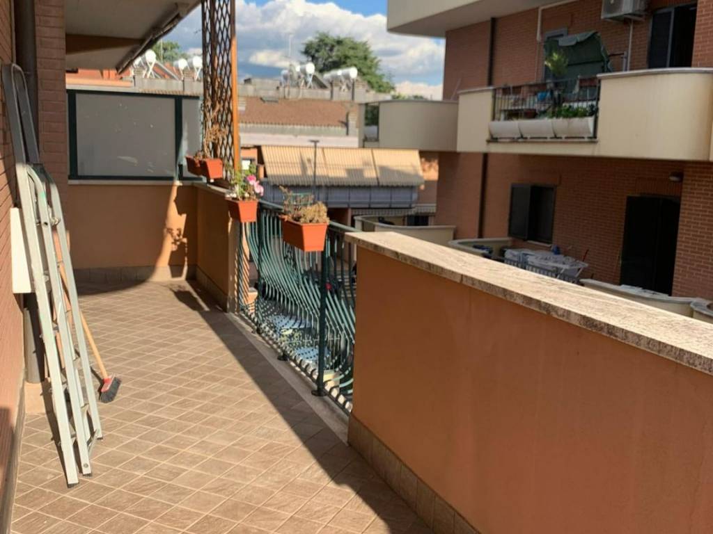 appartamento in vendita a Marino in zona Poggio delle Mole