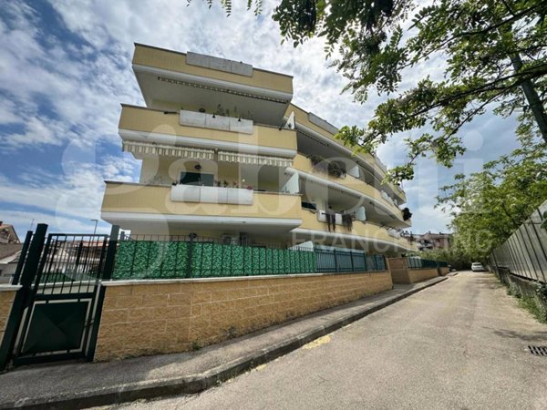 appartamento in vendita a Marino in zona Poggio delle Mole