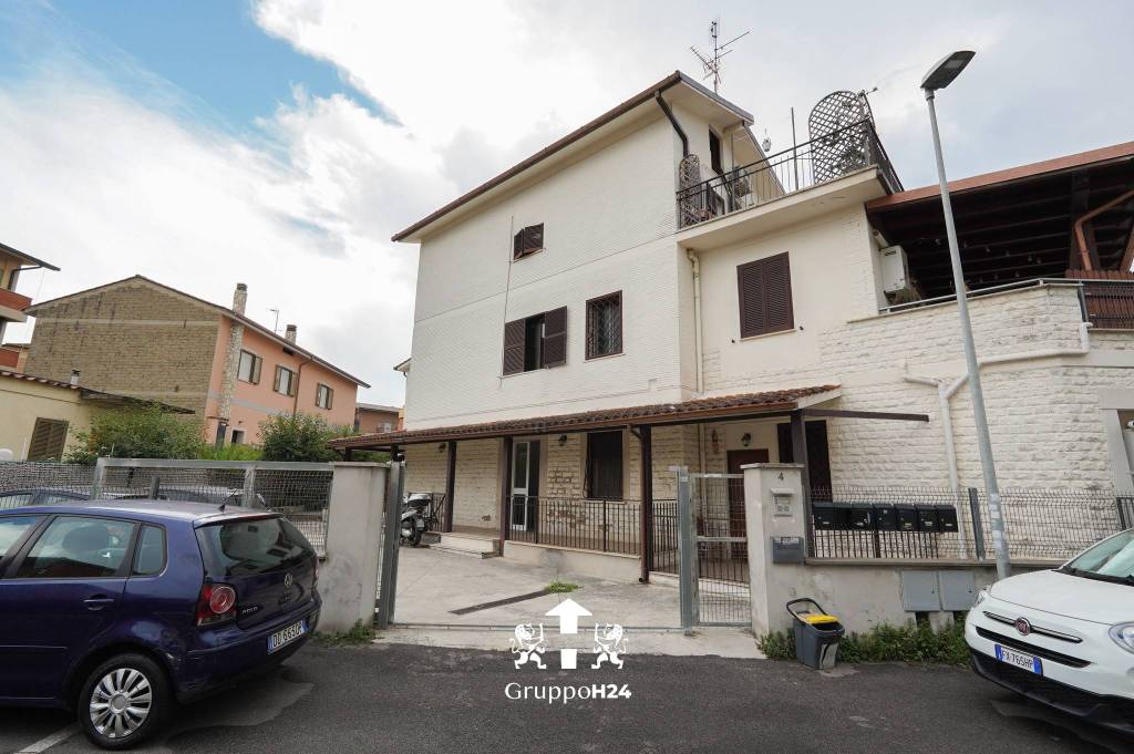 appartamento in vendita a Marino in zona Santa Maria delle Mole