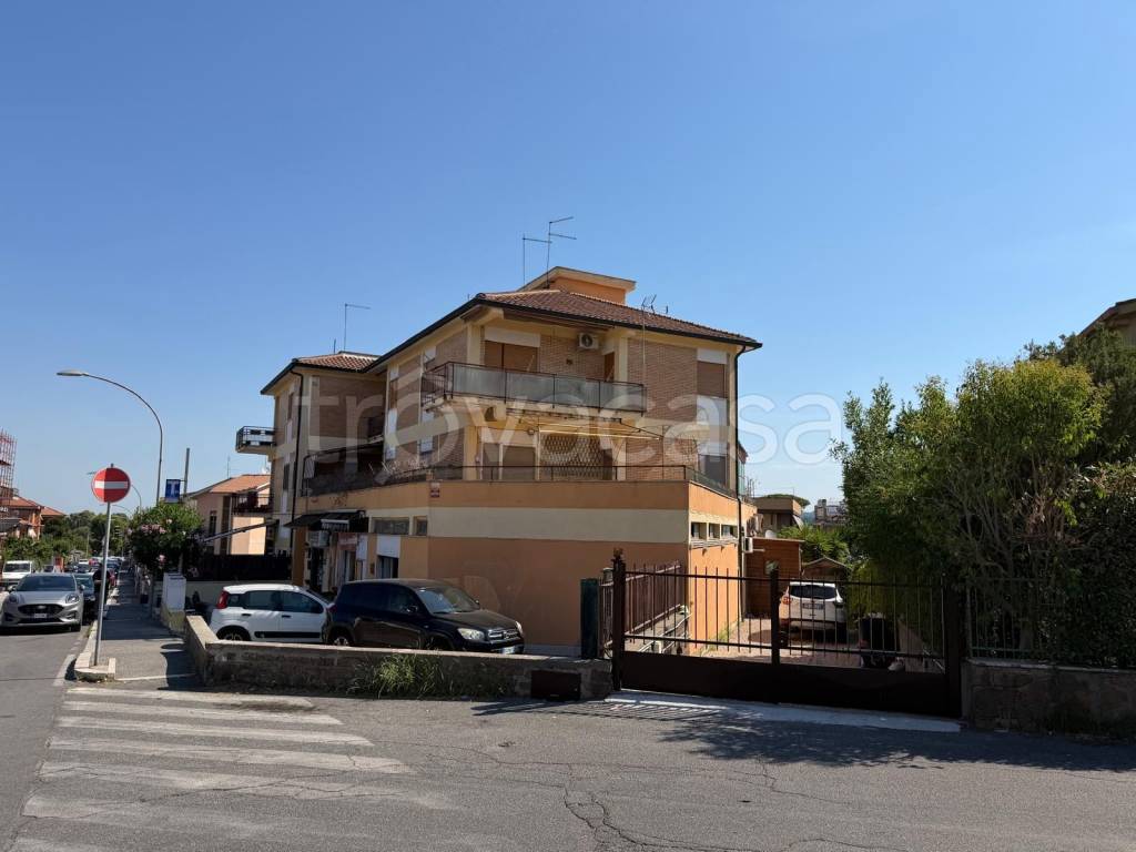 appartamento in vendita a Marino in zona Santa Maria delle Mole